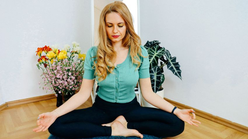 #SuavHomeYoga – yoga în vremea coronavirusului – Anda Vasilescu