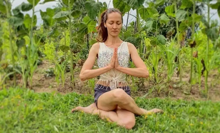 #SuavHomeYoga – yoga în vremea coronavirusului – Flavia Turcu
